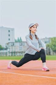 詹姆斯0.1秒补篮绝杀，快船逆转，西部最新排名：勇士跌进附加赛